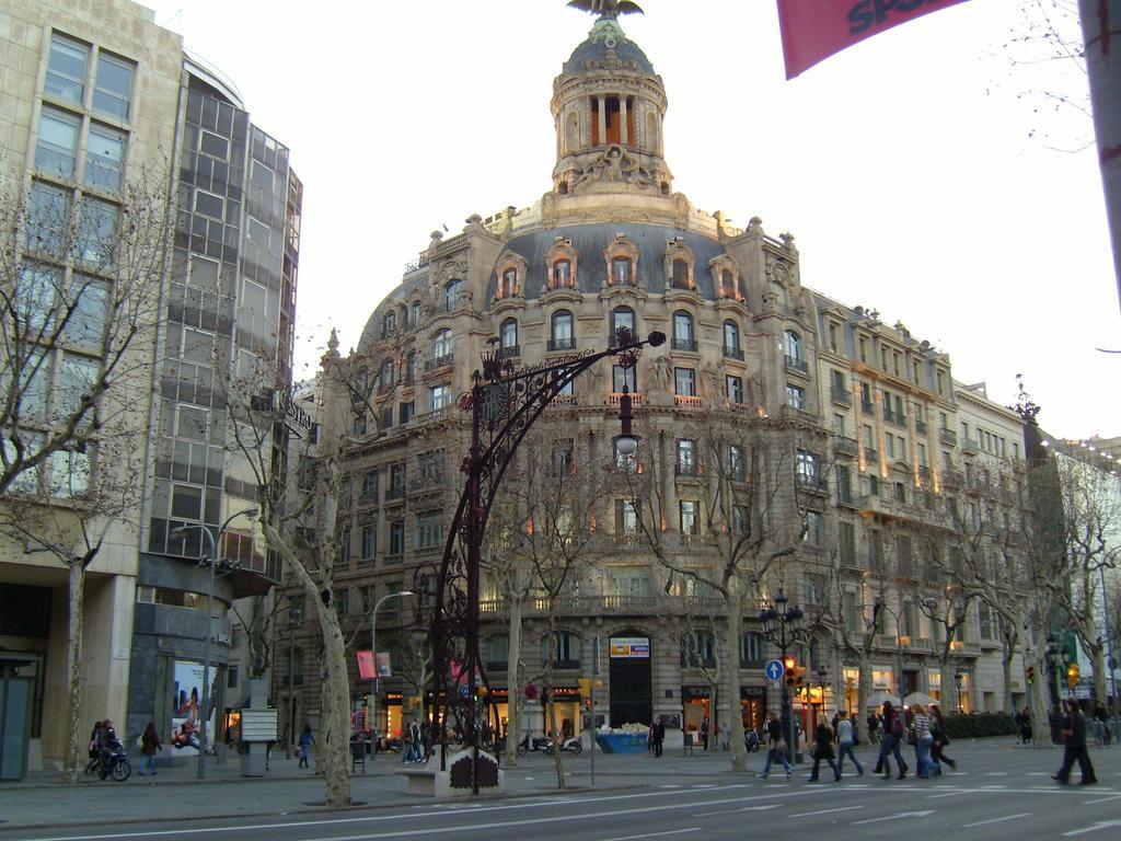 Gaudi Residence Barcelona Bagian luar foto