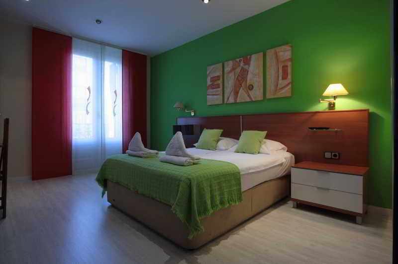 Gaudi Residence Barcelona Bagian luar foto